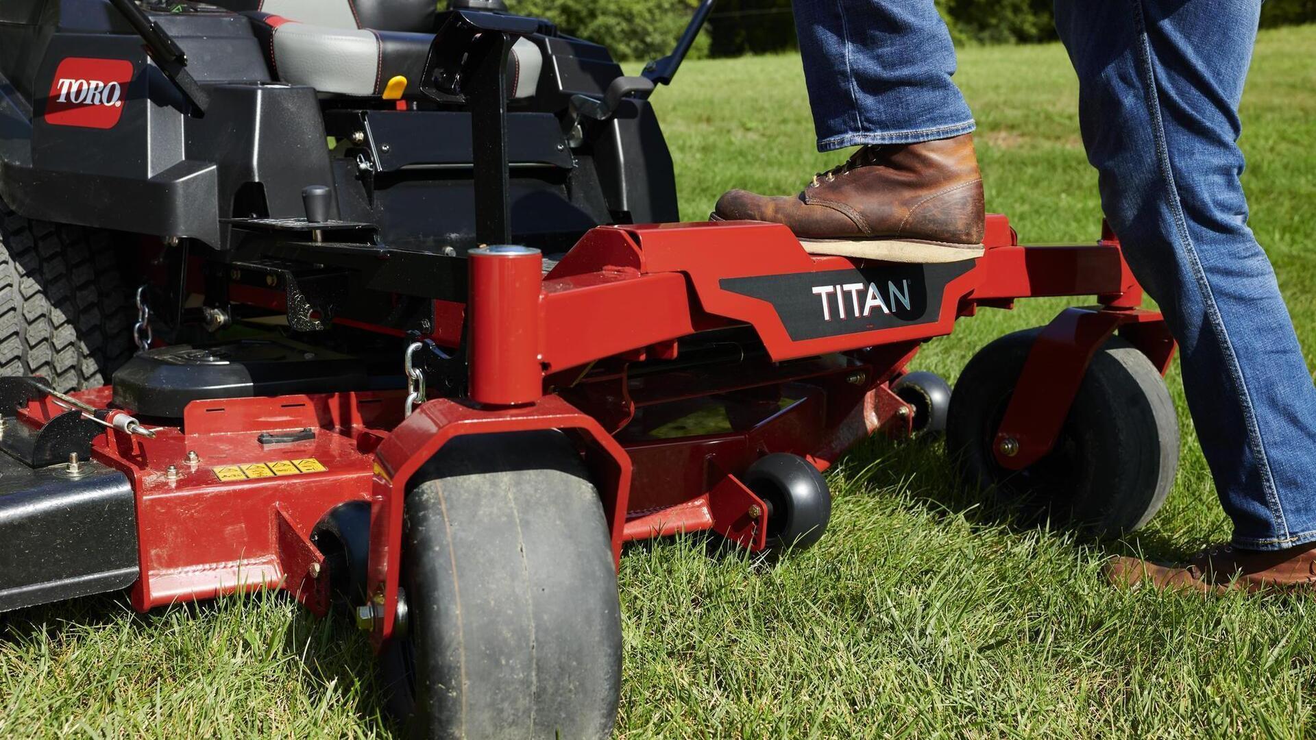 Zero-Turn Riding Mower Toro Titan ZXM5475